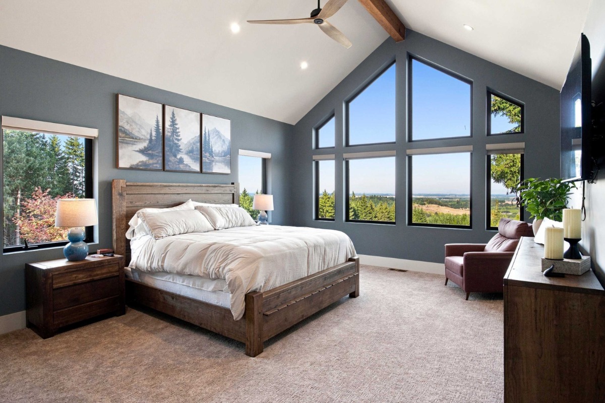 Hilltop Retreat, photo courtesy Hometown Luxury Rentals Hilltop Retreat, photo courtesy Hometown Luxury Rentals