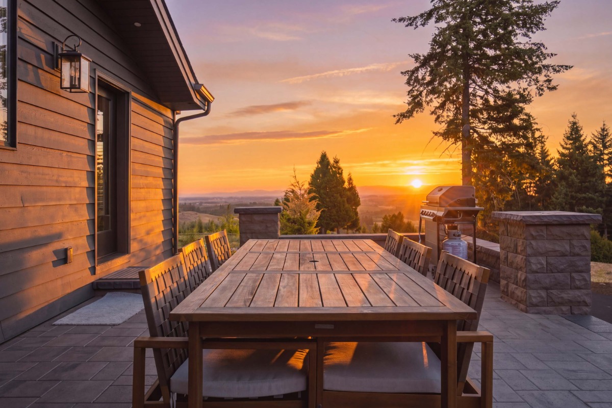 Hilltop Retreat, photo courtesy Hometown Luxury Rentals Hilltop Retreat, photo courtesy Hometown Luxury Rentals